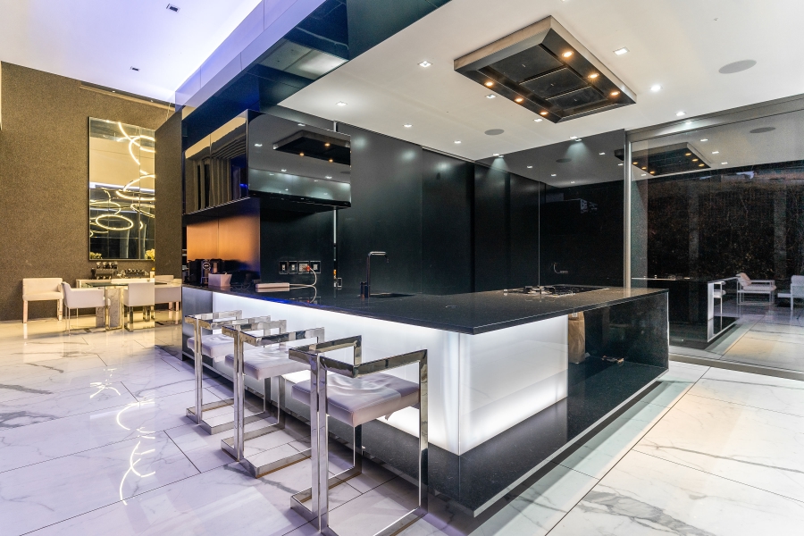 7 Bedroom Property for Sale in Clifton Western Cape